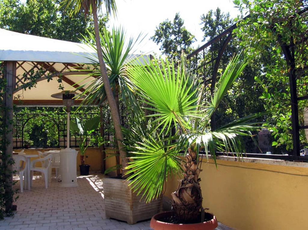 Residenza Camilla Otel Roma Dış mekan fotoğraf